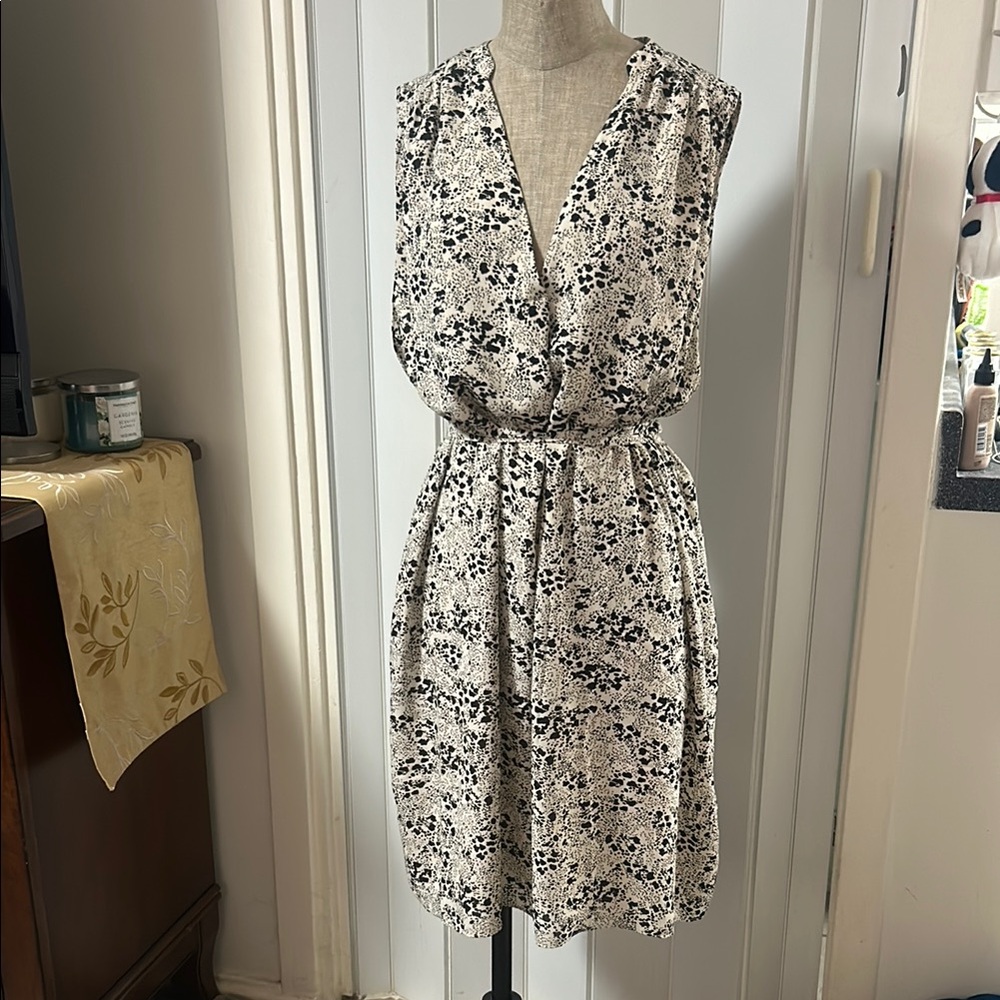 Chic Black and White Sleeveless Dress NWT
